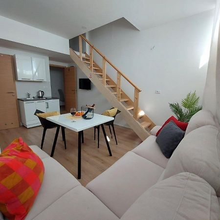 Apartmani Roza Pula Exterior photo
