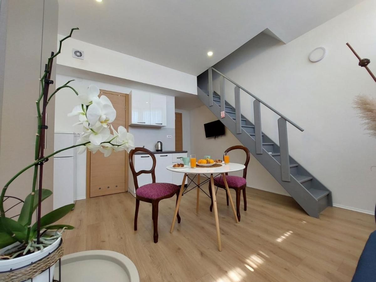 Apartmani Roza Pula Exterior photo